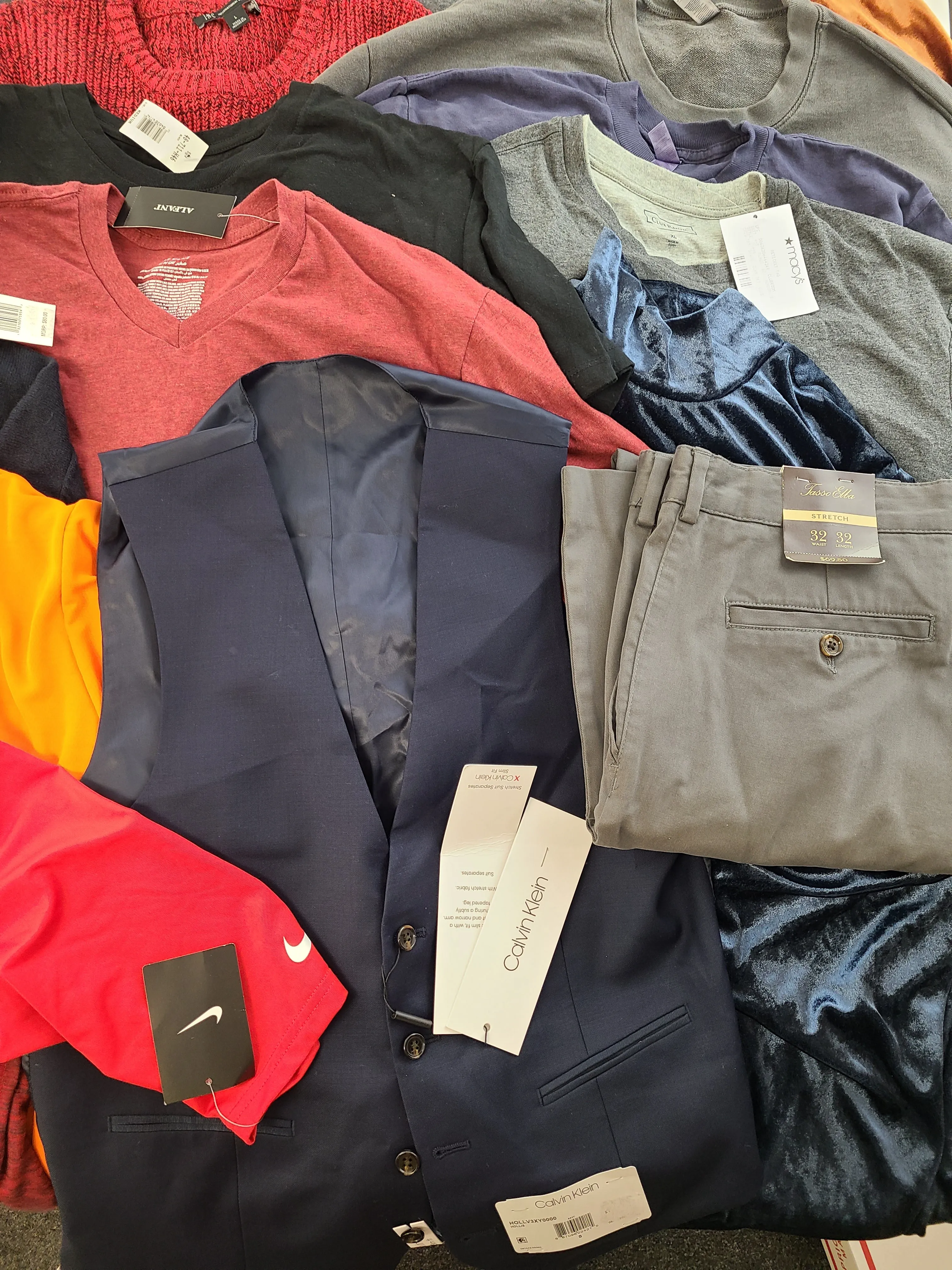 Men's Clothing Wholesale Lot Calvin Klein, Nike, Nautica, Tasso Elba, Weatherproof, American Apparel, Club Room, INC and more, 26 Units, Shelf Pulls, MSRP $1,534.40