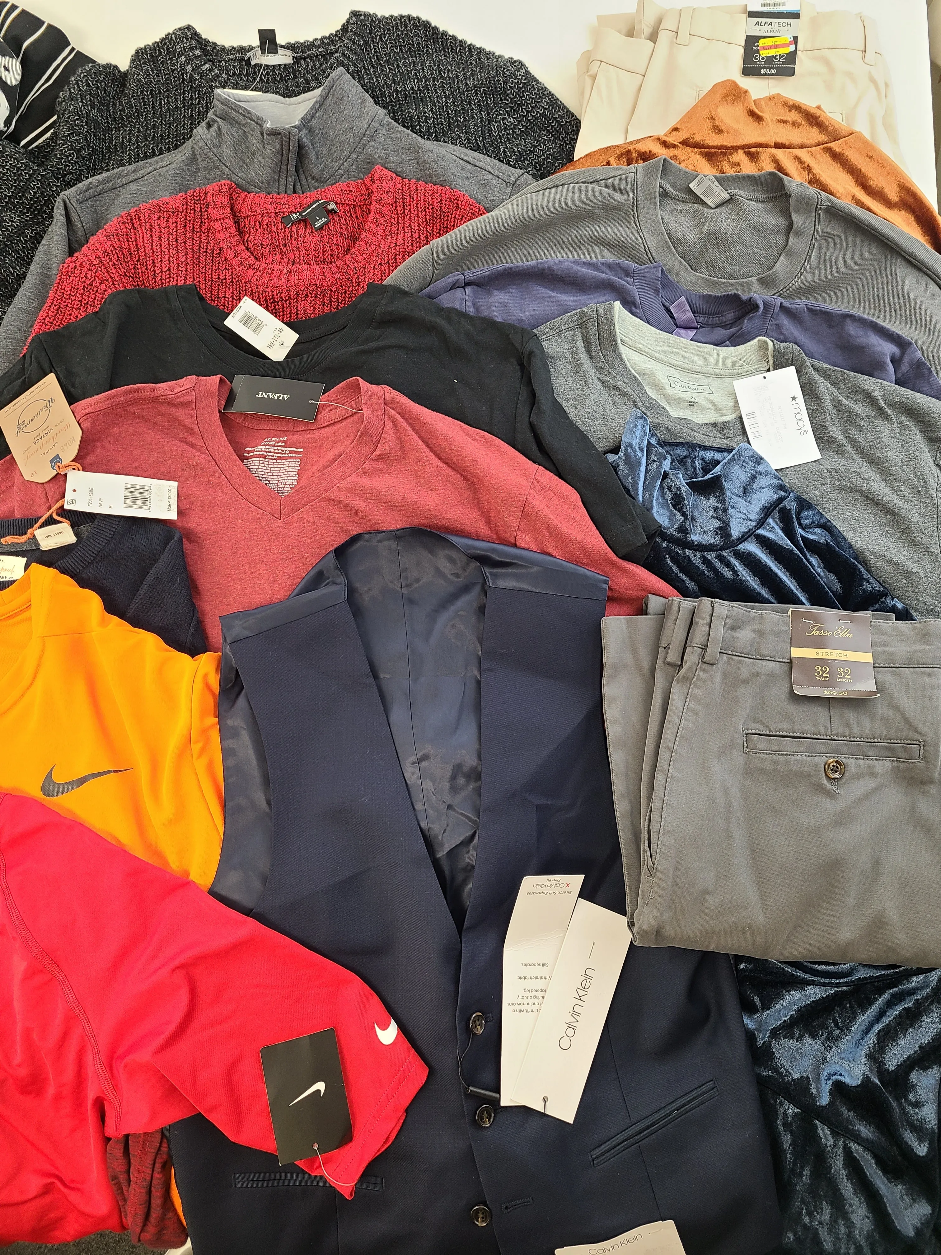Men's Clothing Wholesale Lot Calvin Klein, Nike, Nautica, Tasso Elba, Weatherproof, American Apparel, Club Room, INC and more, 26 Units, Shelf Pulls, MSRP $1,534.40