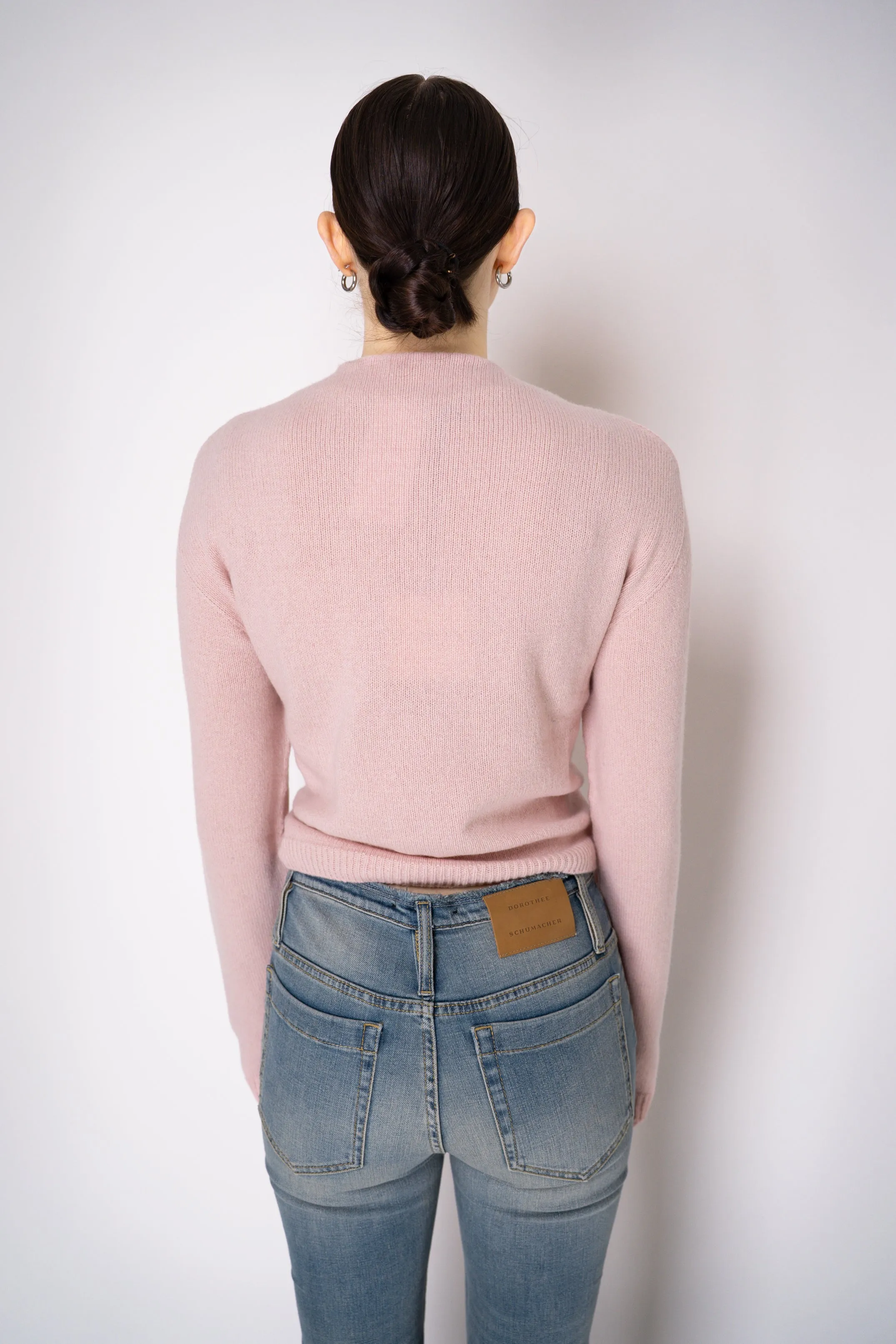 Philosophy di Lorenzo Serafini Cashmere Pullover with Pin Brooch in Dusty Pink